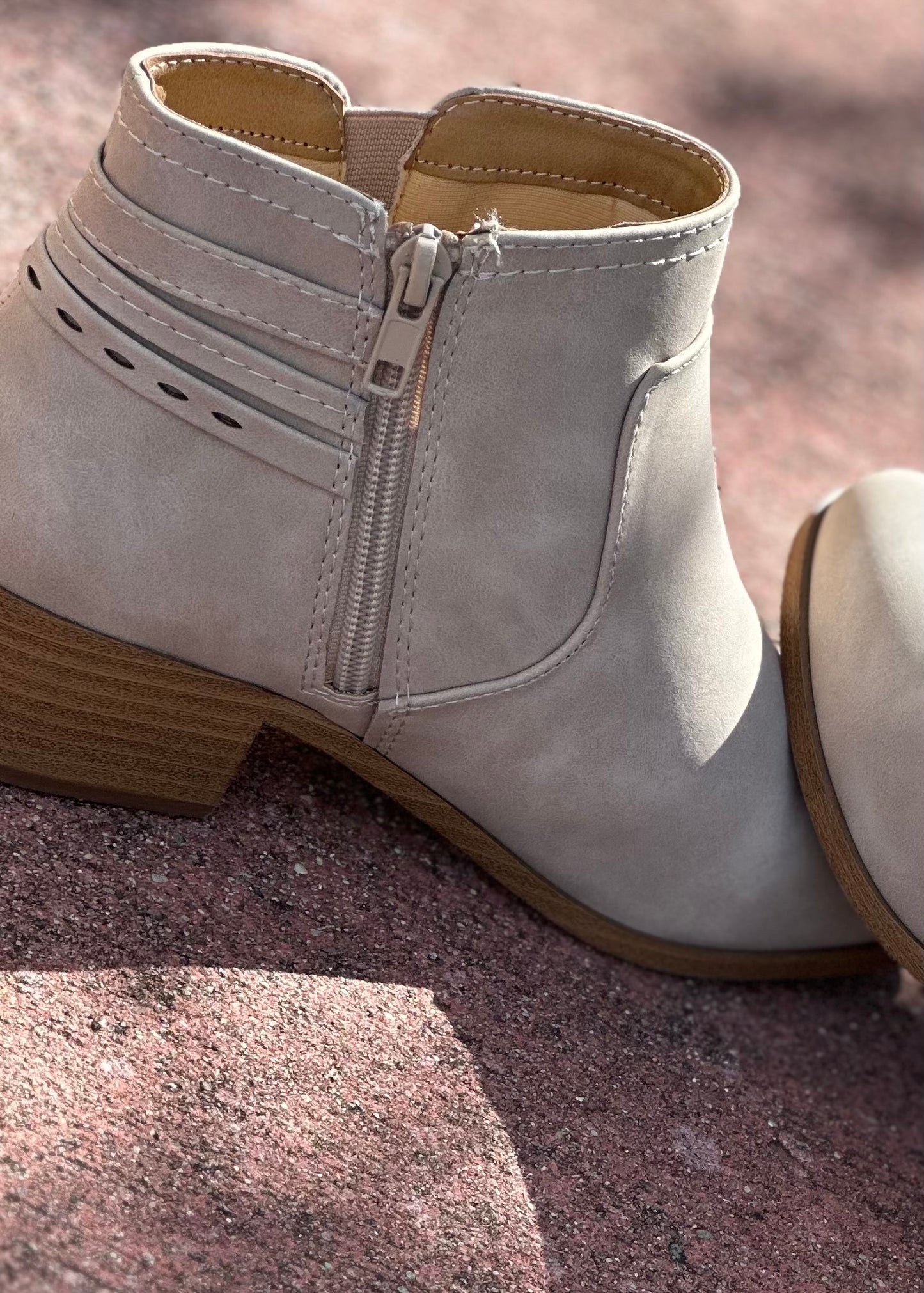 BUCKLE DETAIL BOOT - CLAY