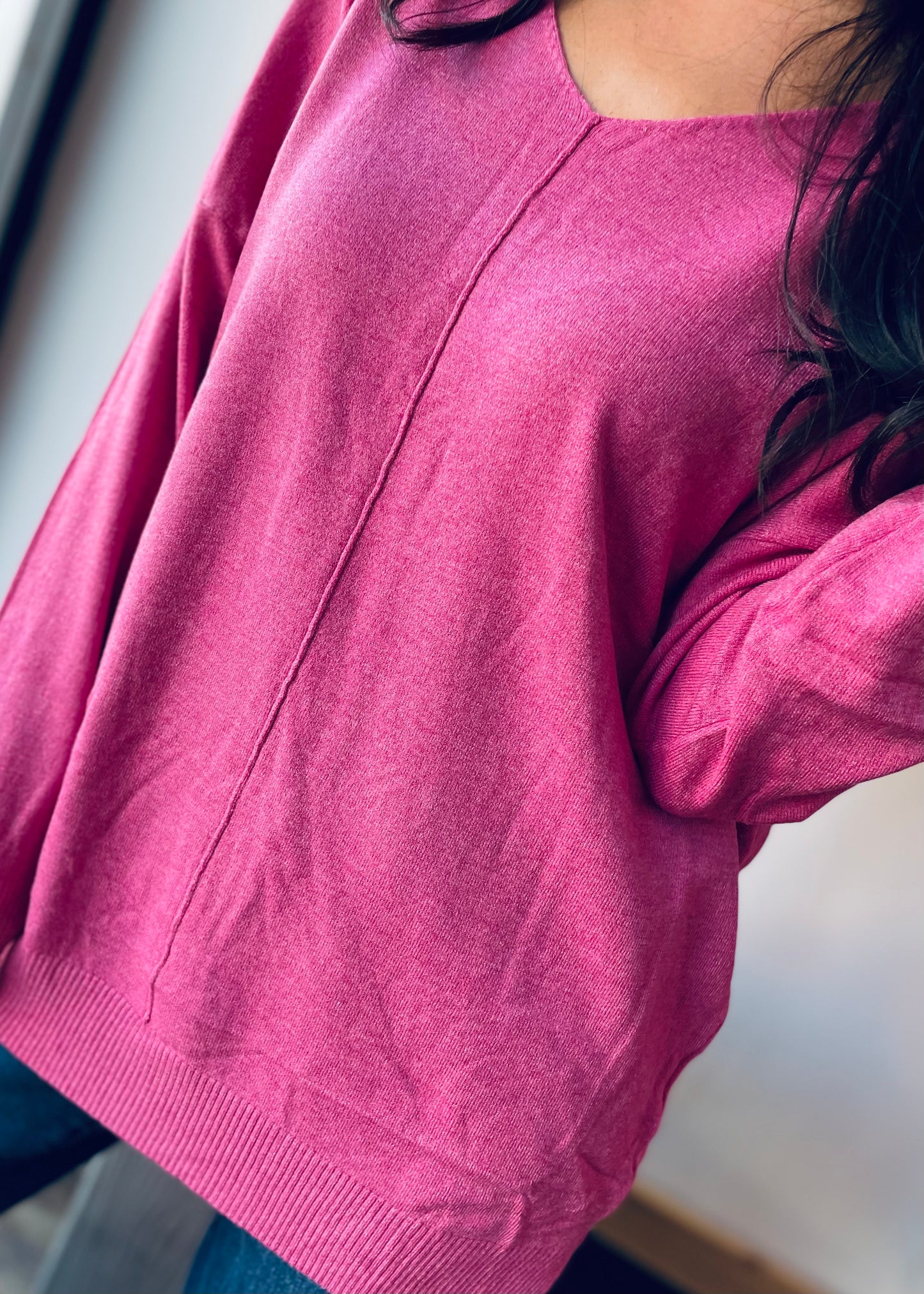 HOT PINK - V-NECK SWEATER