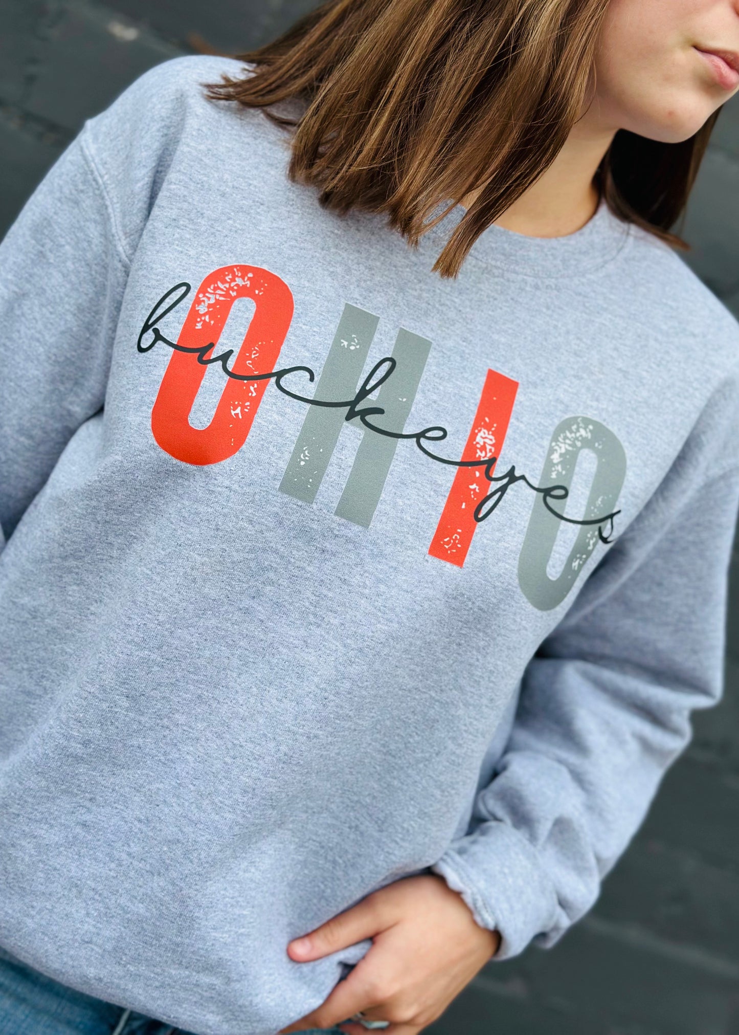 PREORDER - DISTRESSED OHIO BUCKEYES GRAPHIC PULLOVER