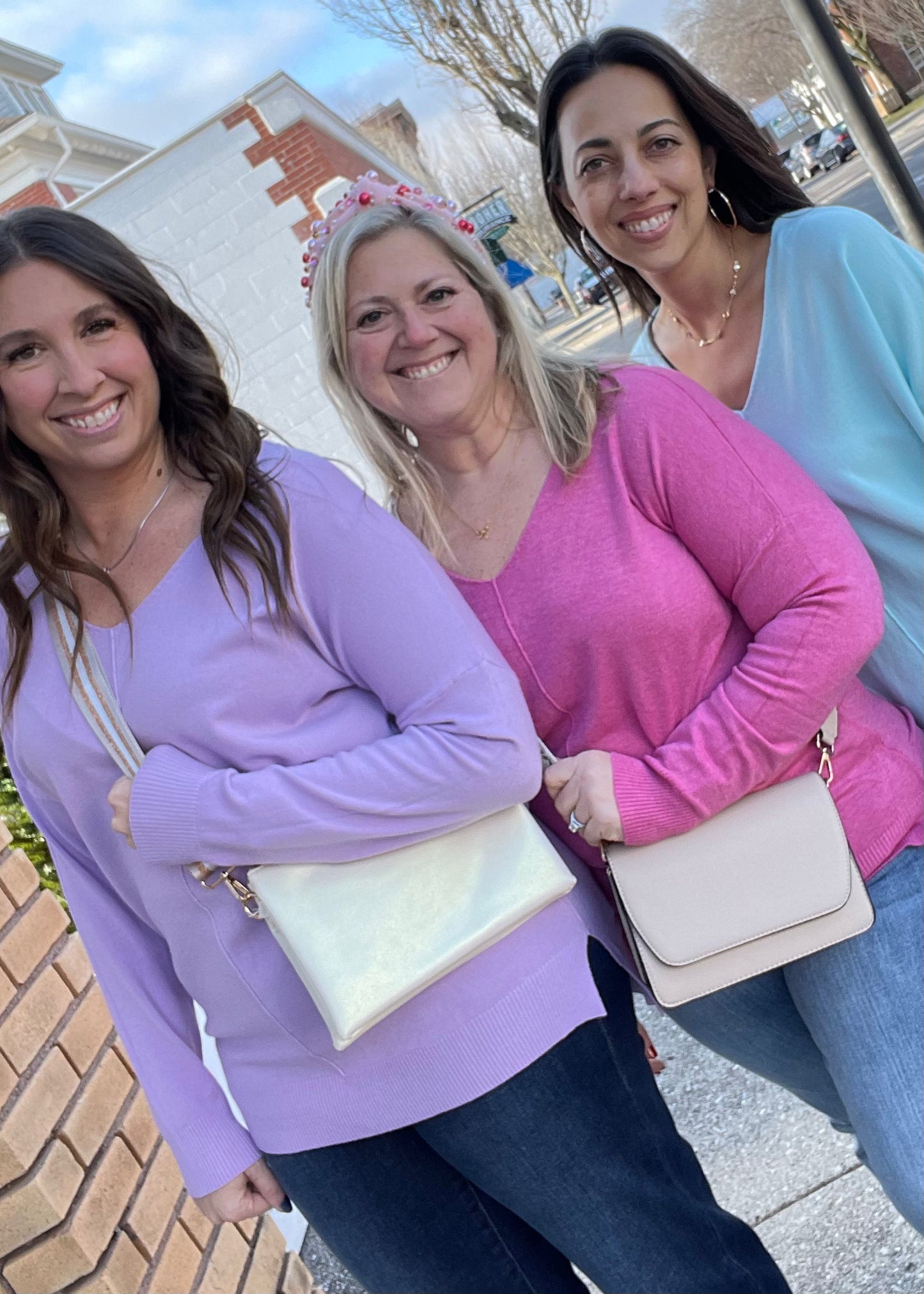 HOT PINK - V-NECK SWEATER