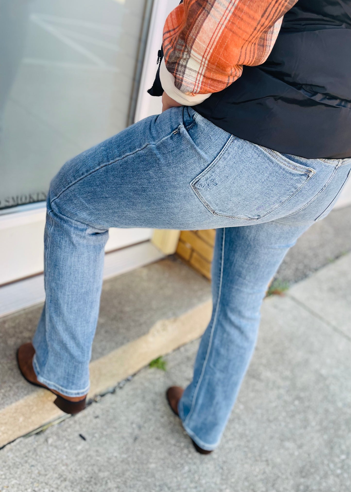 Judy Blue Mid Rise Boot Cut - JB82337