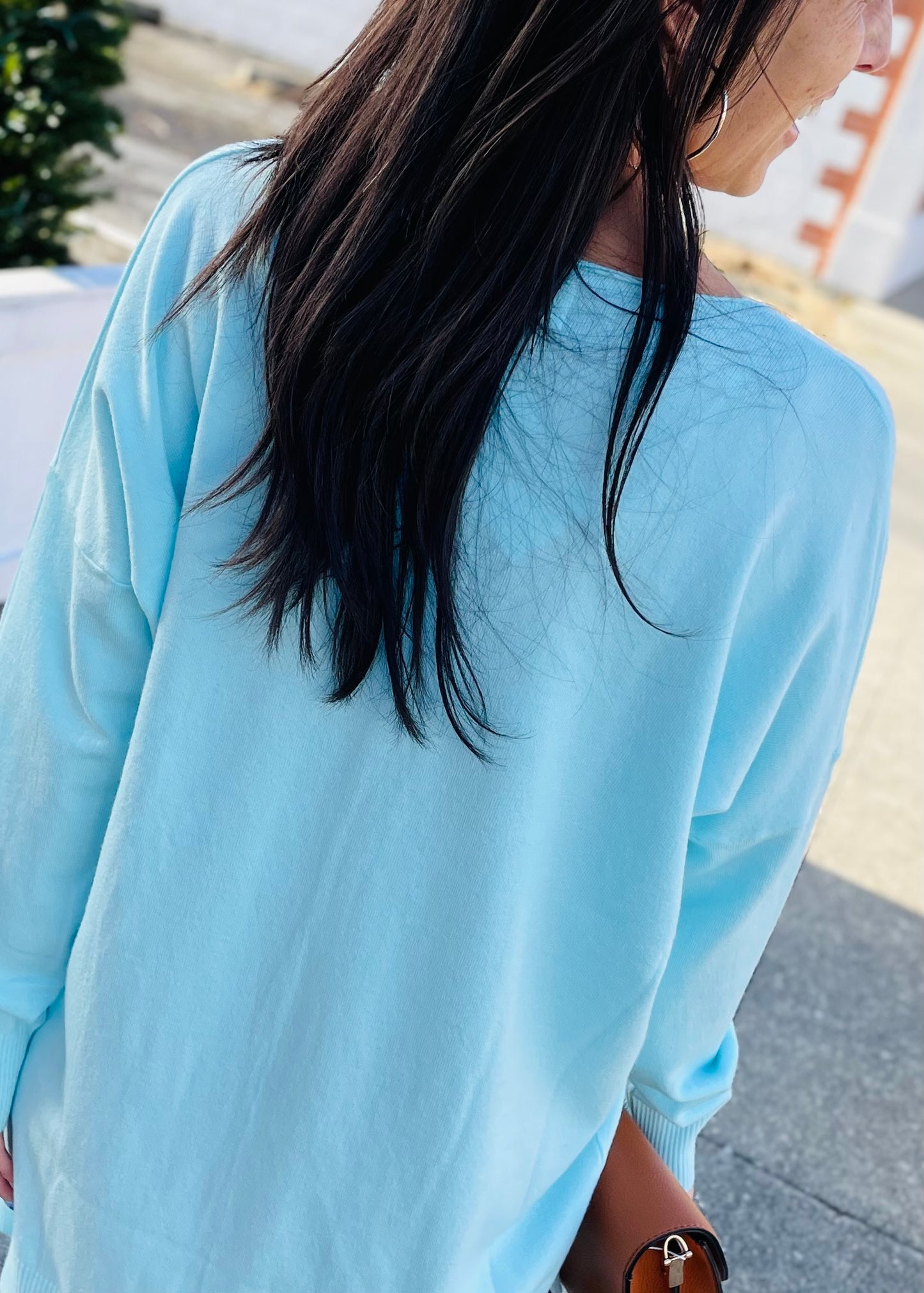 ICE BLUE - V-NECK SWEATER